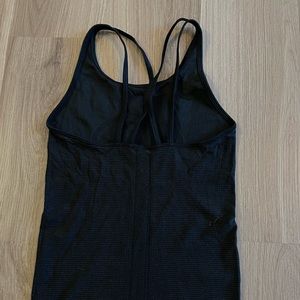 Lululemon swiftly tank black size 4